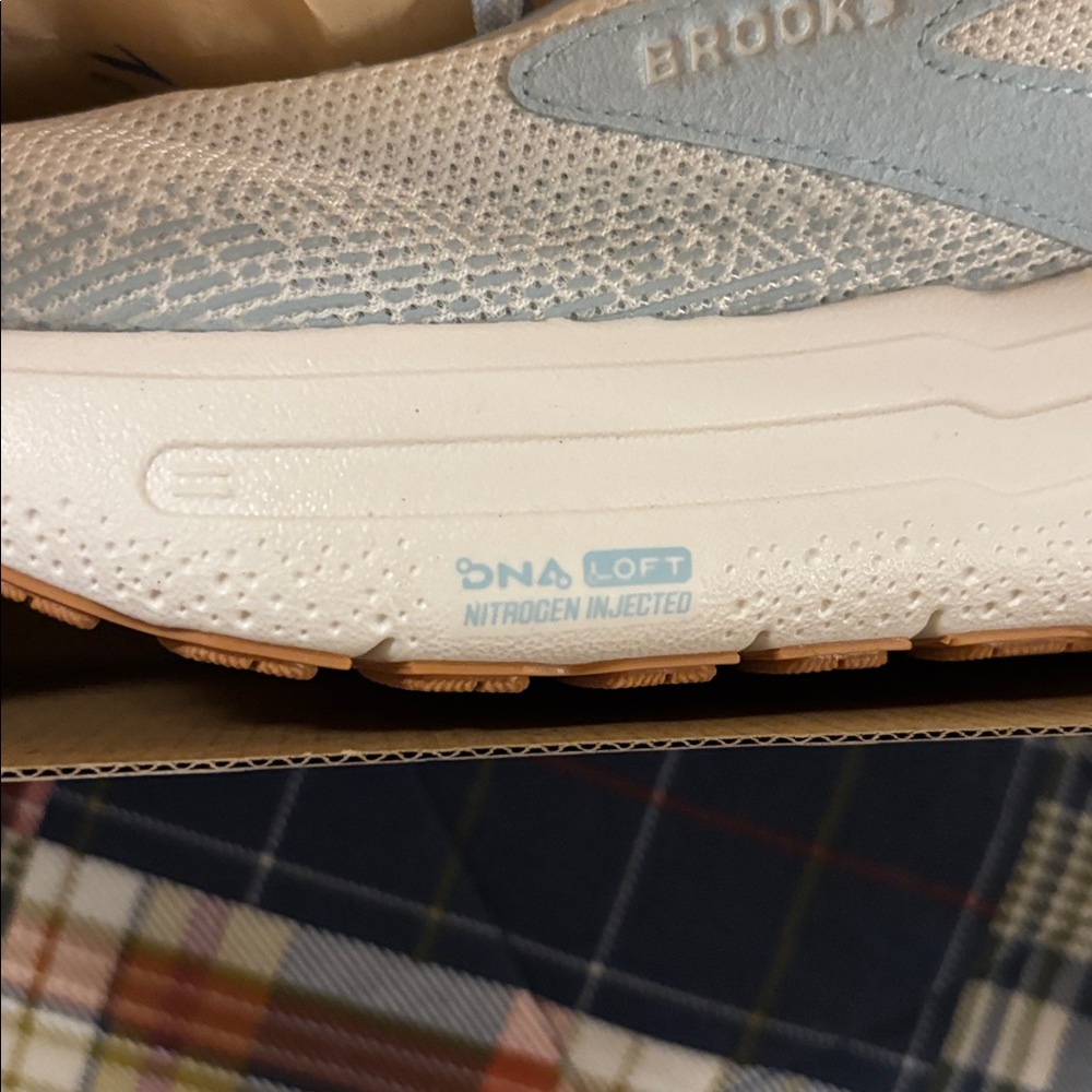 Brooks Ghost Max 2 new in box - Picture 8 of 8